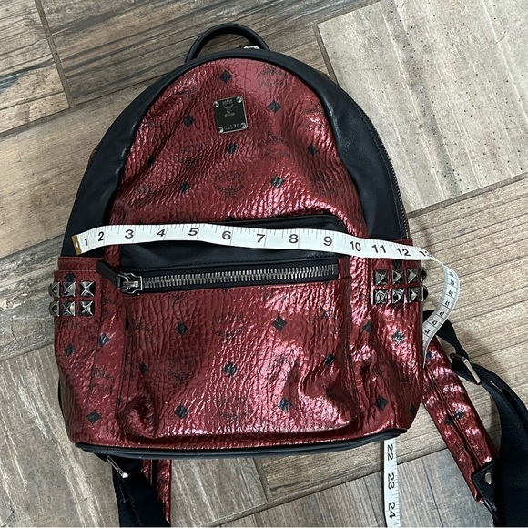 MCM stark small visetos metallic red backpack - Picture 15 of 16